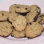 Choklad-doppade chocolate chip cookies med mörk choklad och cashewnötter
